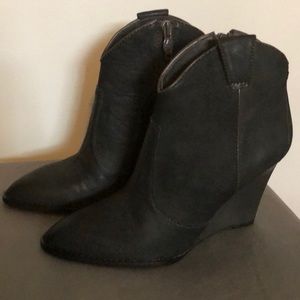 EUC ASH brand leather wedge ankle boot. Size 36M.